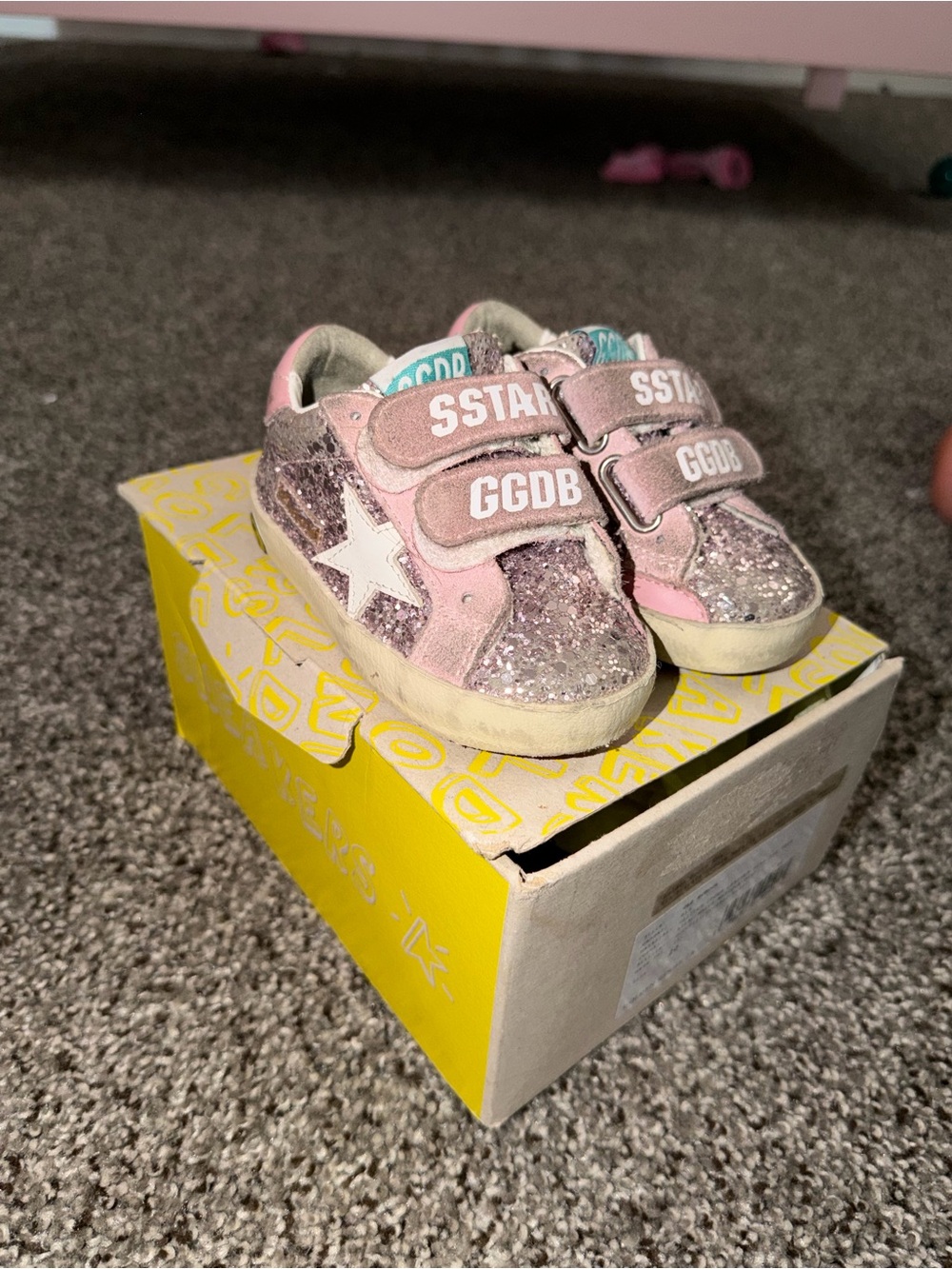 Golden Goose Kids Pink Glitter Velcro Superstar Sneakers - Picture 4 of 6
